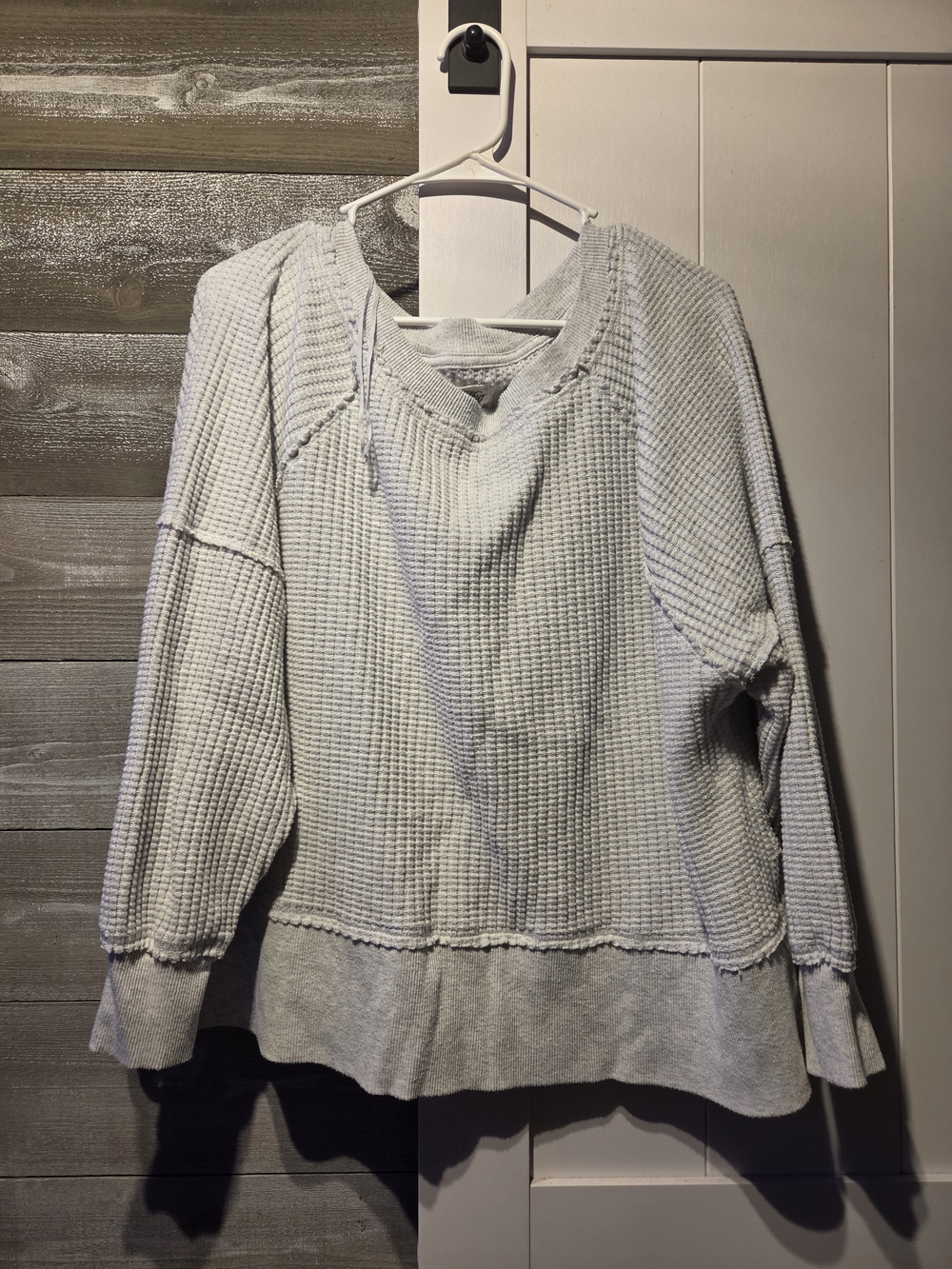 American Eagle Outfitters Light Gray Waffle Long Sleeve Tee